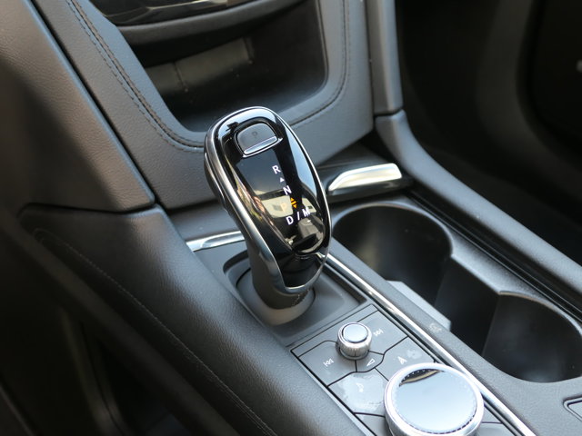 Vehicle image 24 of 32