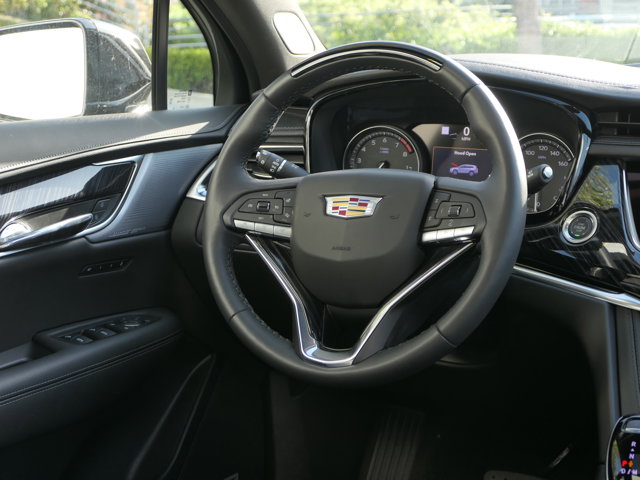 Vehicle image 28 of 32