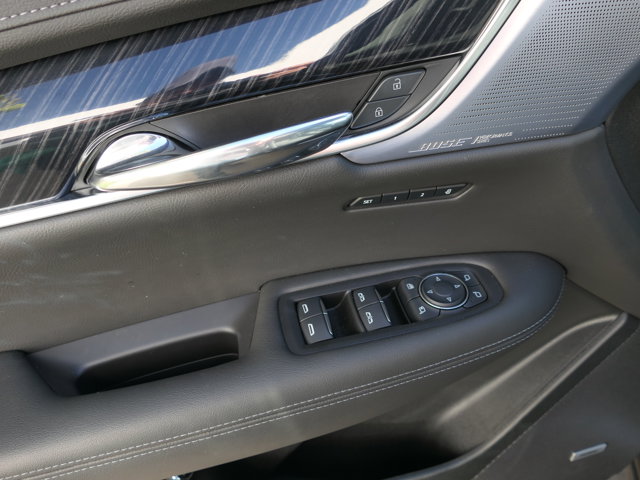 Vehicle image 17 of 32