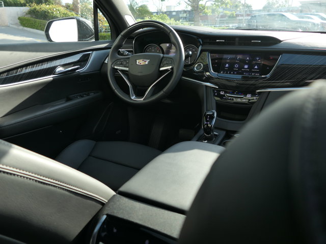 Vehicle image 27 of 32