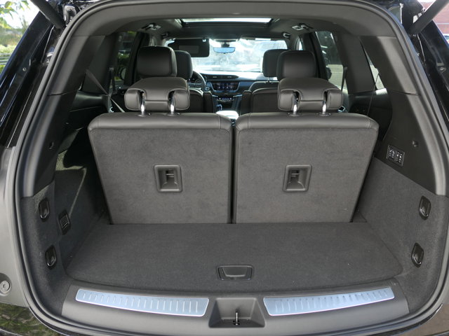 Vehicle image 25 of 32