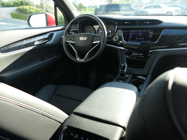 Vehicle image 28 of 33