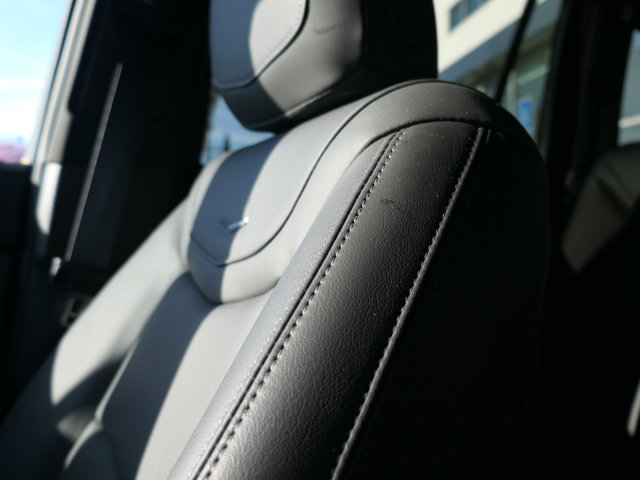Vehicle image 16 of 33