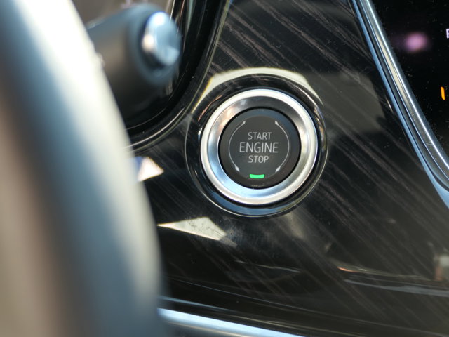 Vehicle image 21 of 33