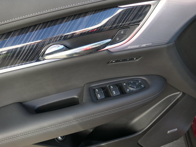 Vehicle image 17 of 33