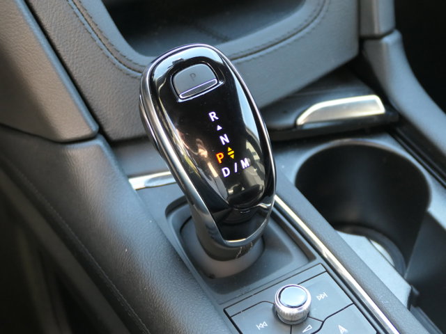 Vehicle image 25 of 33