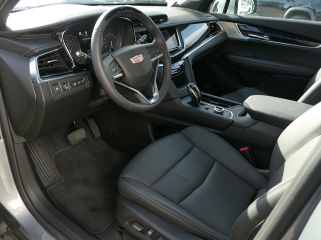 Vehicle image 14 of 33