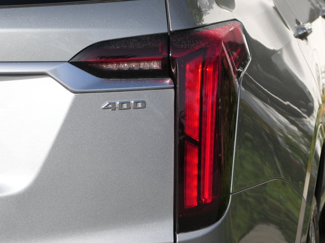 Vehicle image 10 of 33