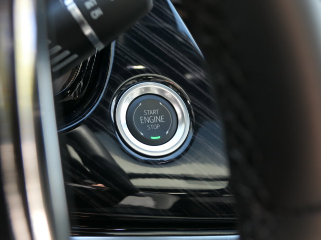 Vehicle image 21 of 33