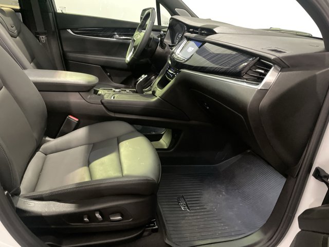 Vehicle image 32 of 35