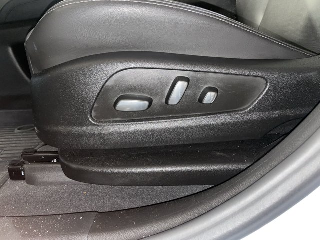 Vehicle image 14 of 35