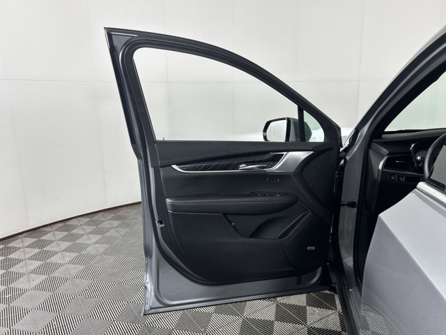Vehicle image 44 of 47