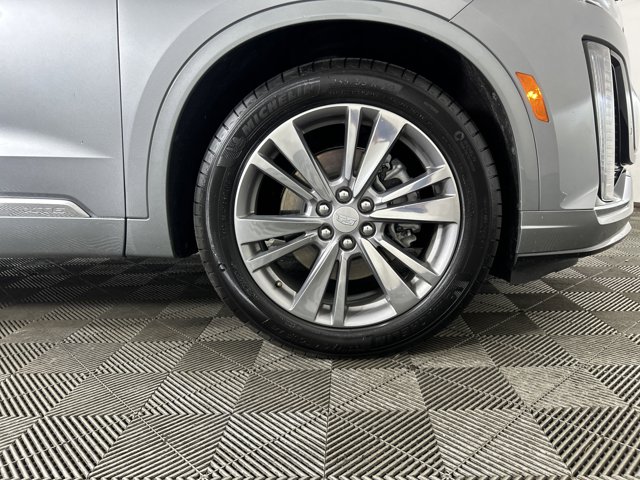 Vehicle image 10 of 47