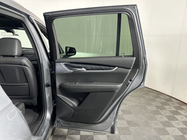 Vehicle image 18 of 47