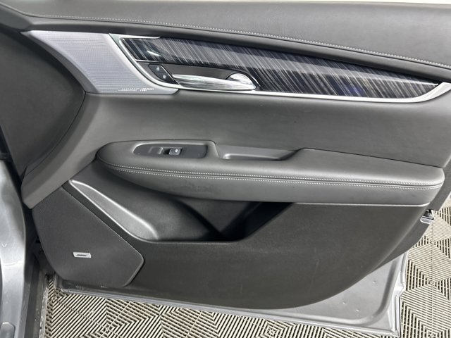 Vehicle image 37 of 47