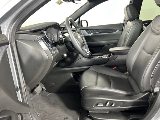 Vehicle image 17 of 47