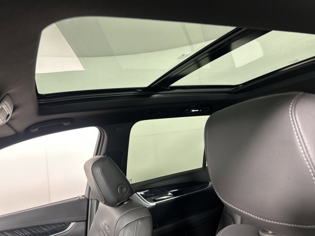 Vehicle image 41 of 47