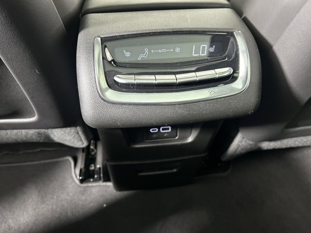 Vehicle image 39 of 47