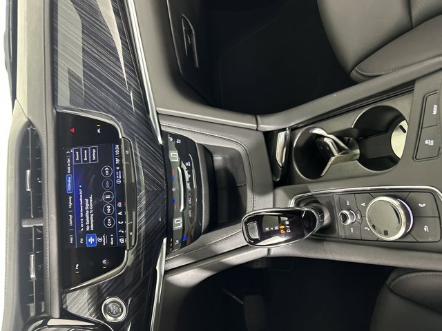 Vehicle image 31 of 47