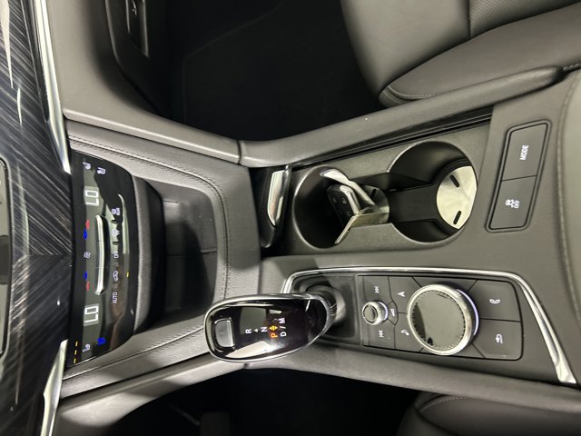 Vehicle image 33 of 47