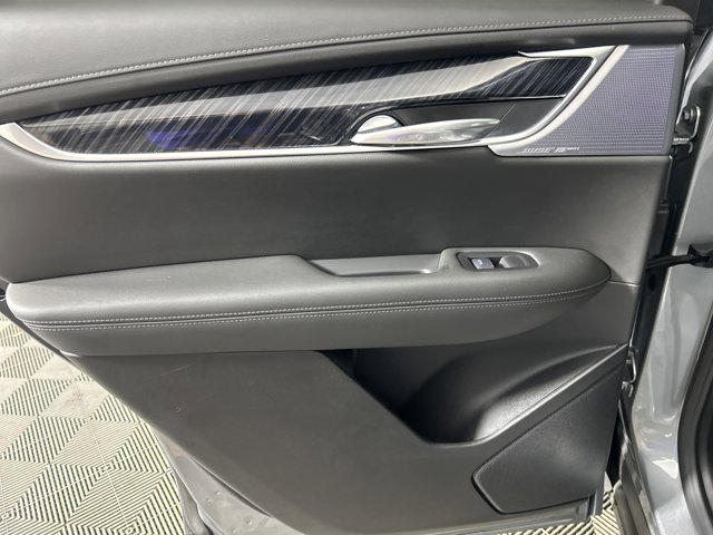 Vehicle image 34 of 47