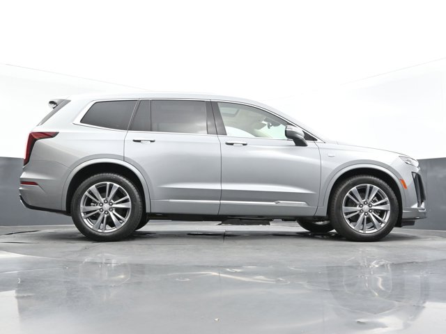 Vehicle image 10 of 51