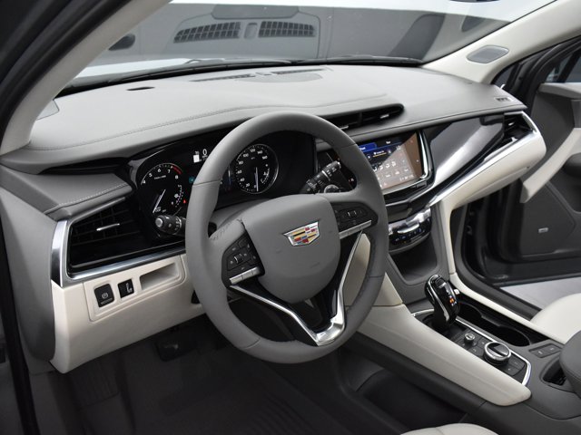 Vehicle image 27 of 51