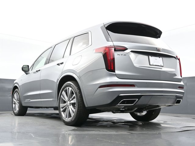 Vehicle image 17 of 51