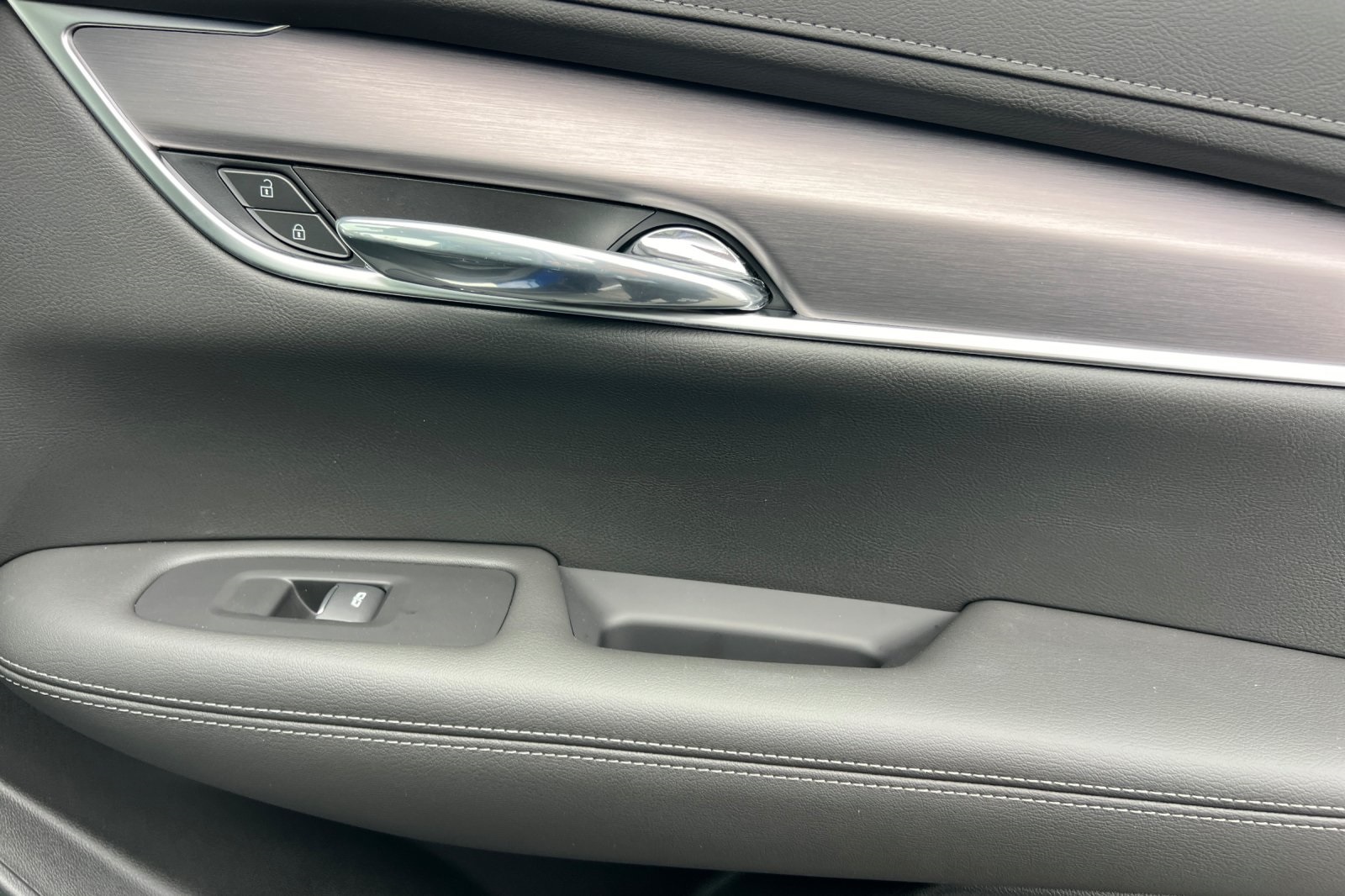 Vehicle image 20 of 34