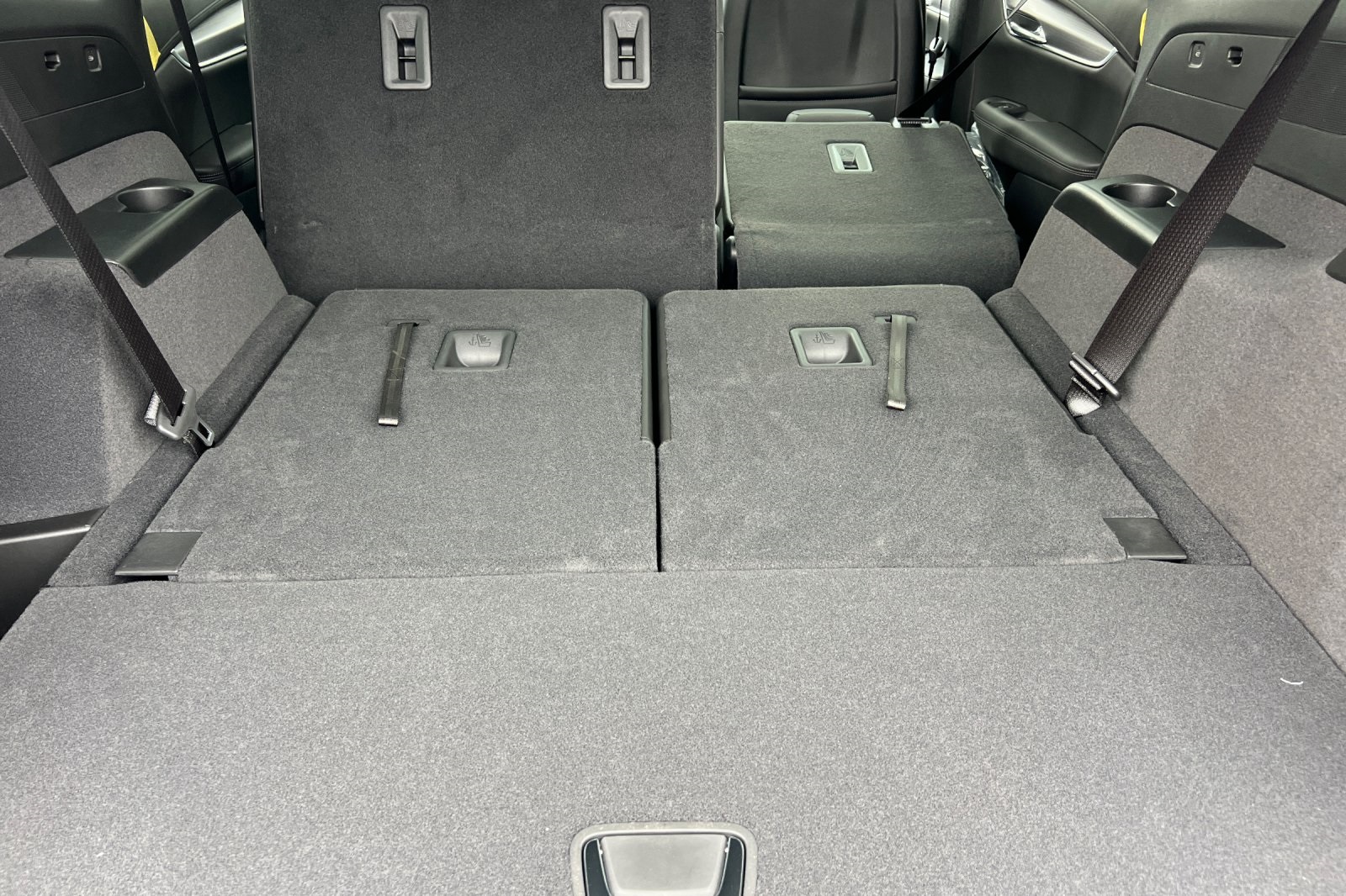 Vehicle image 17 of 34