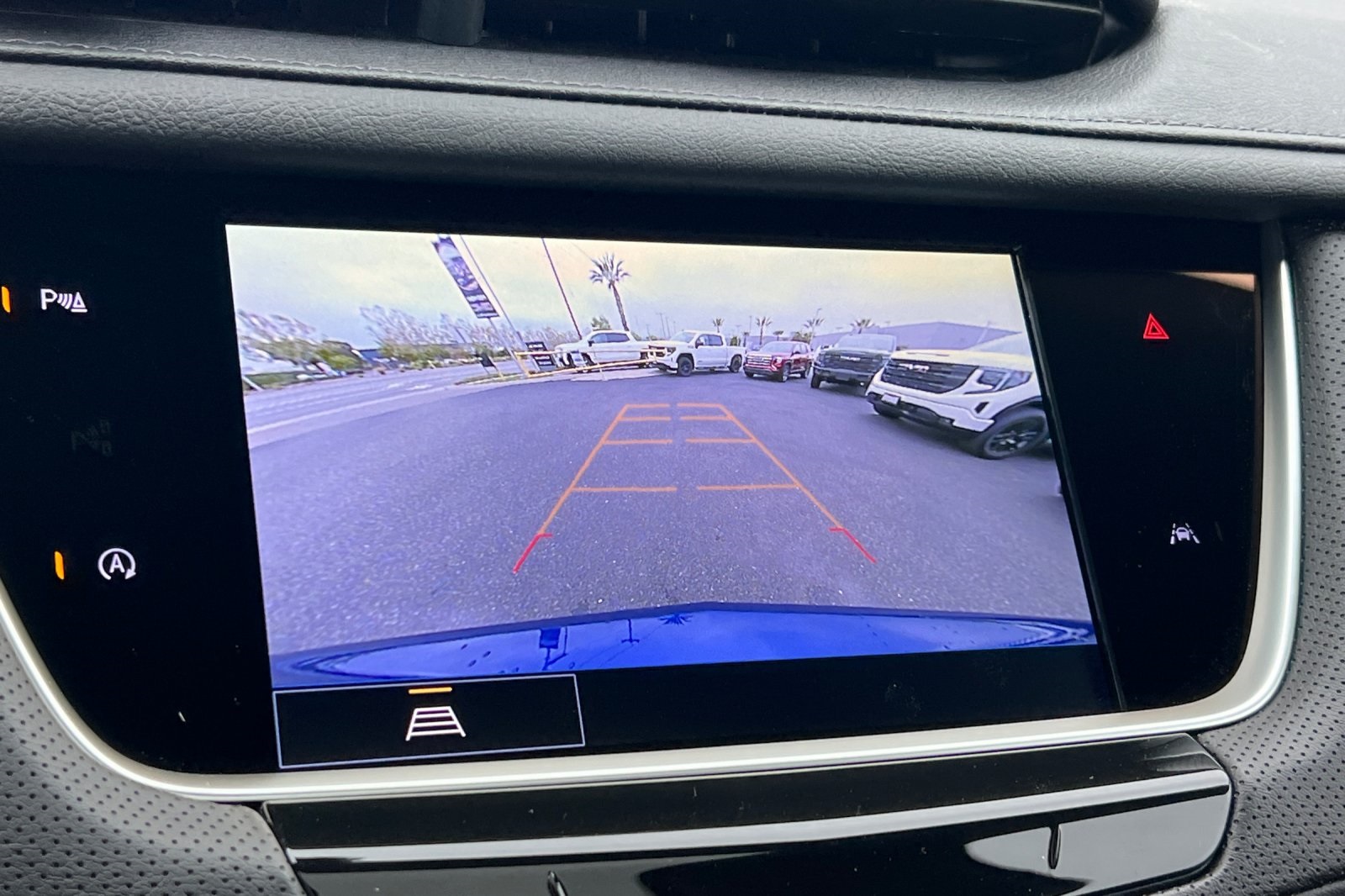 Vehicle image 23 of 34