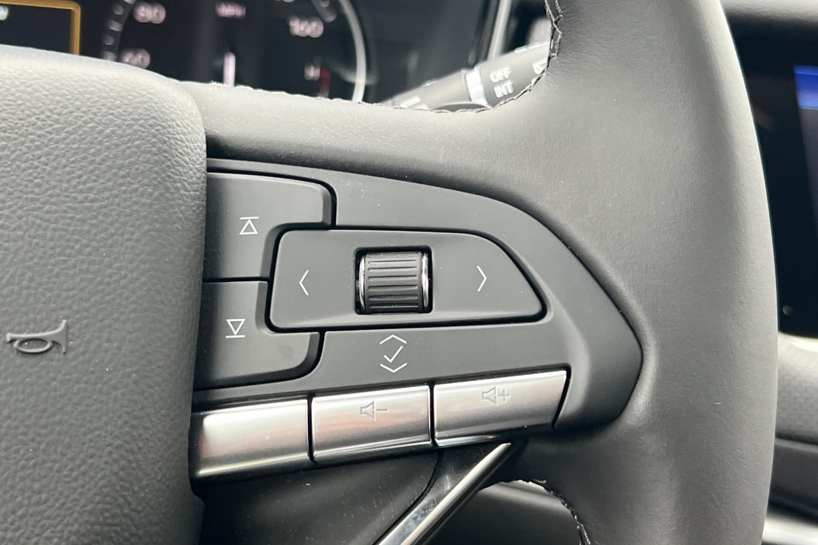 Vehicle image 29 of 34