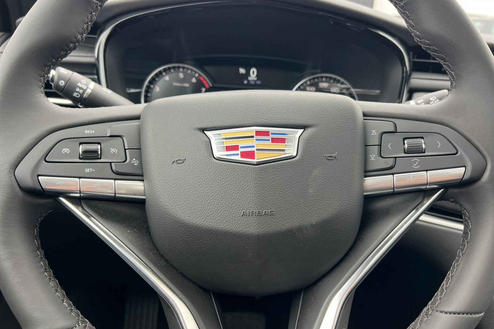 Vehicle image 27 of 34