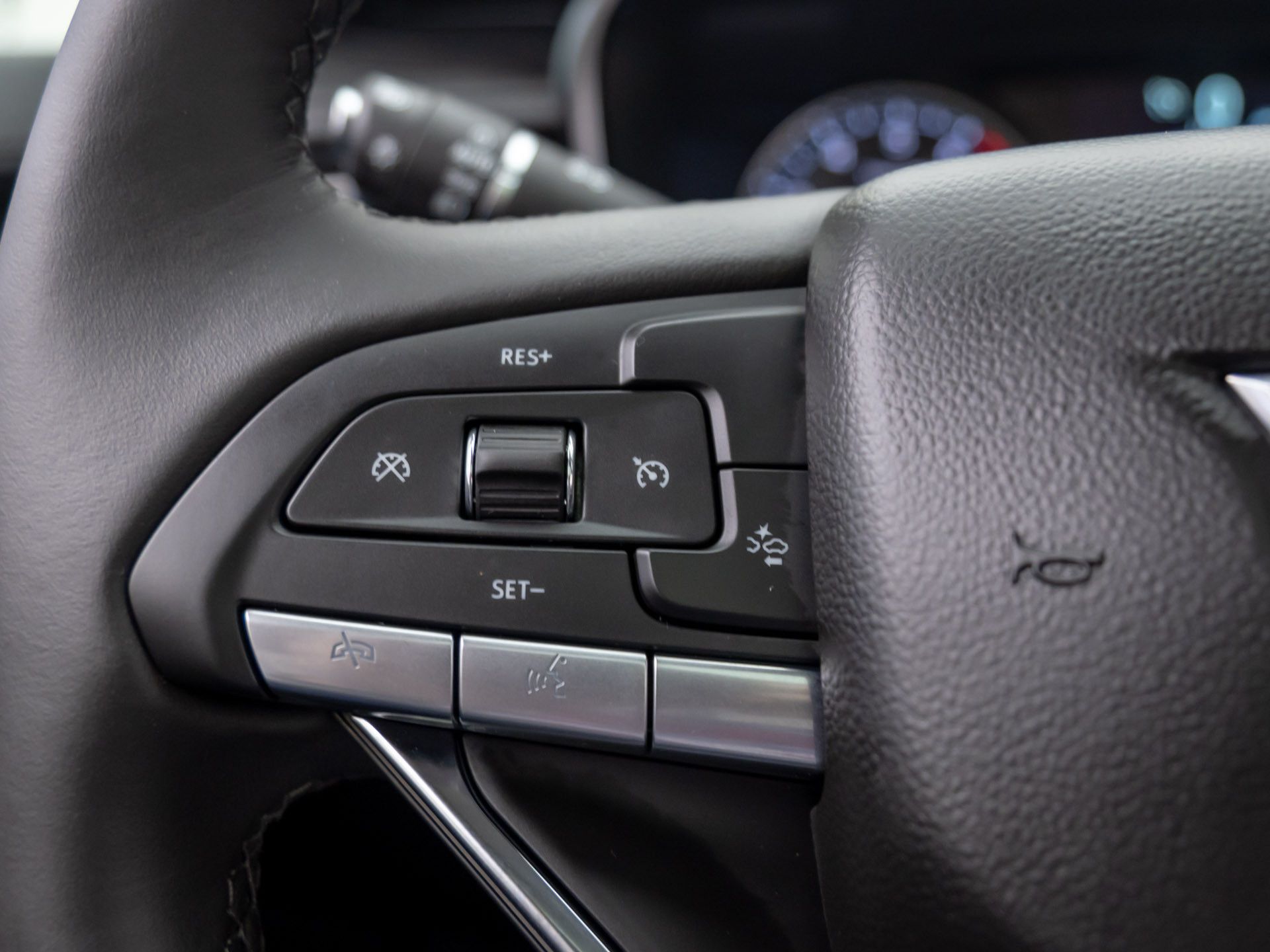 Vehicle image 23 of 39