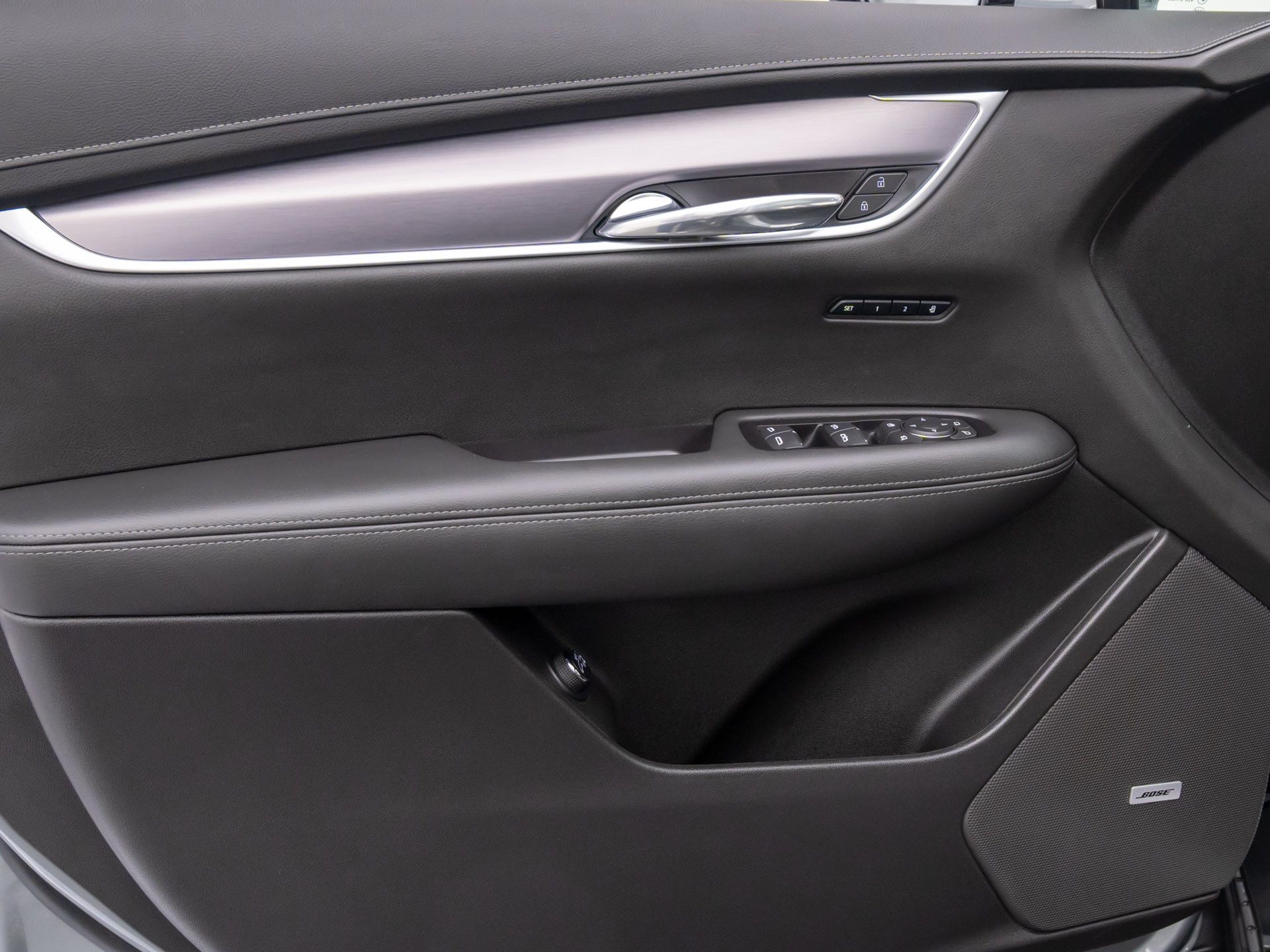 Vehicle image 16 of 39