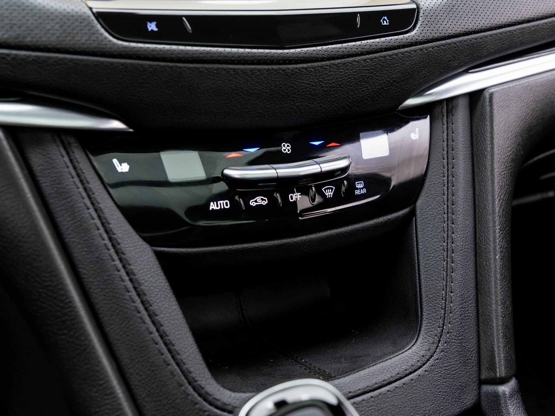Vehicle image 24 of 32