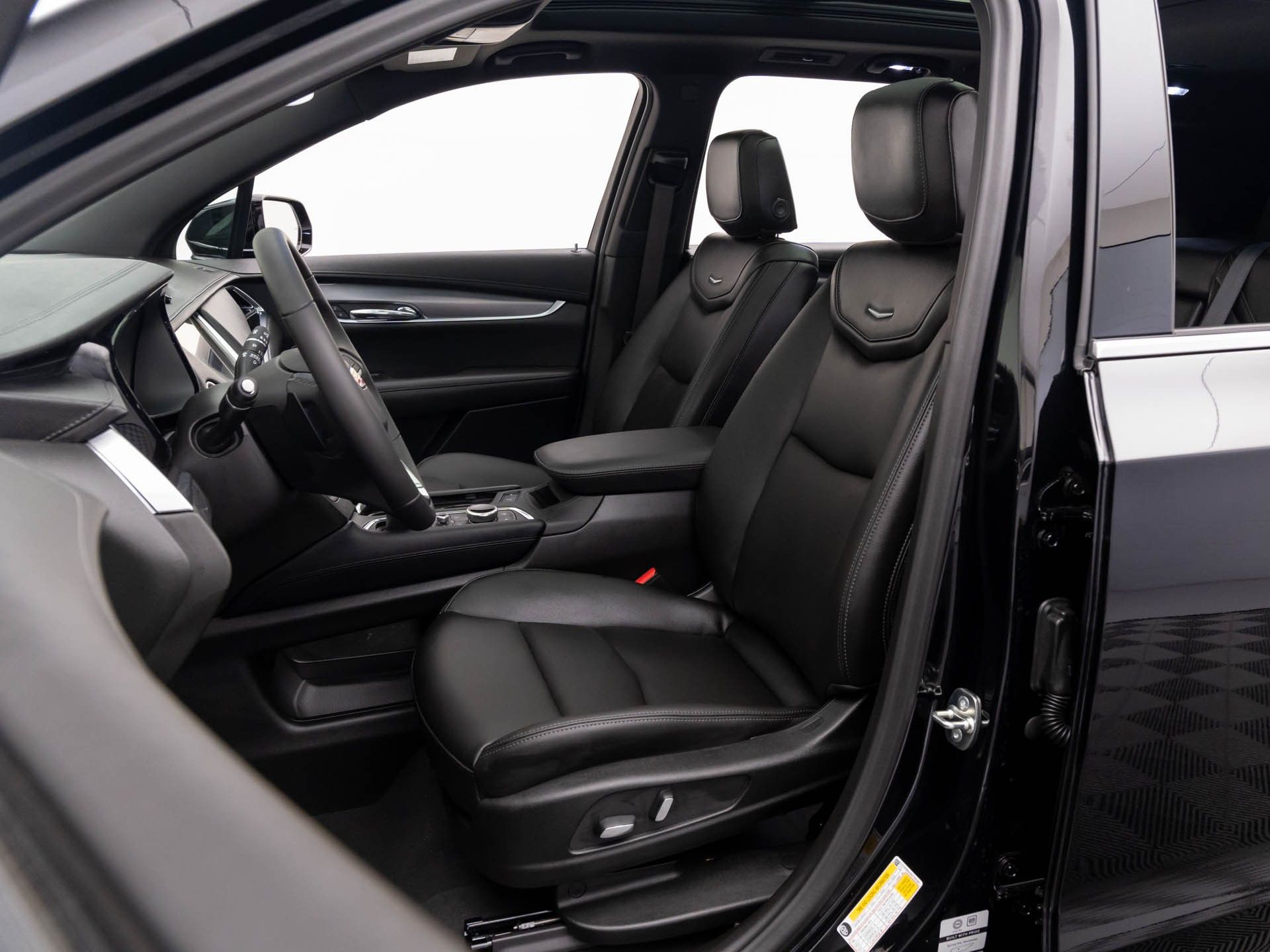 Vehicle image 13 of 32