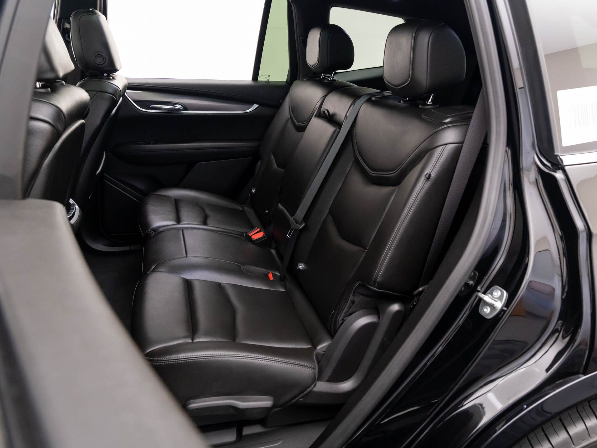 Vehicle image 19 of 32
