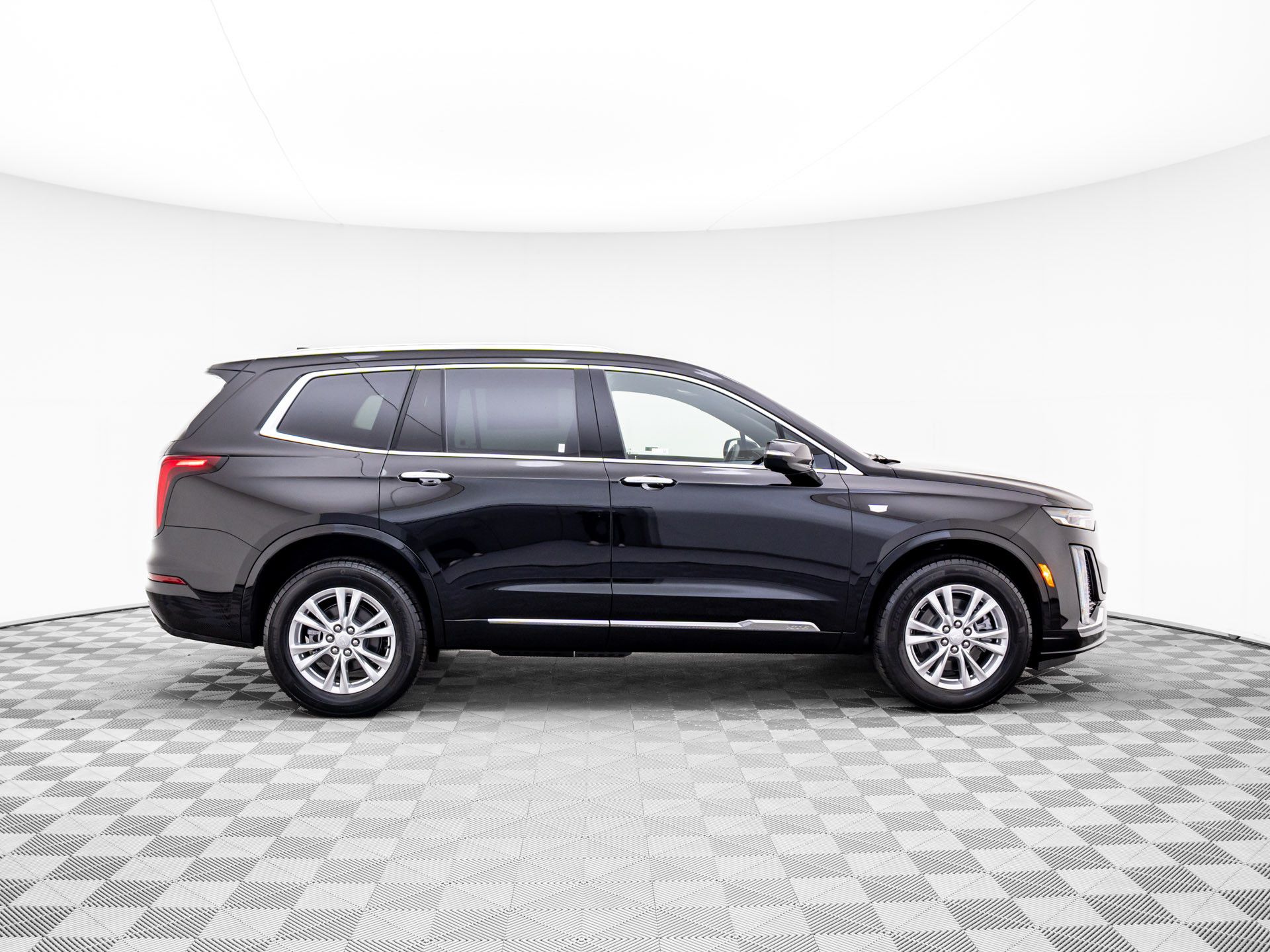 Vehicle image 5 of 41