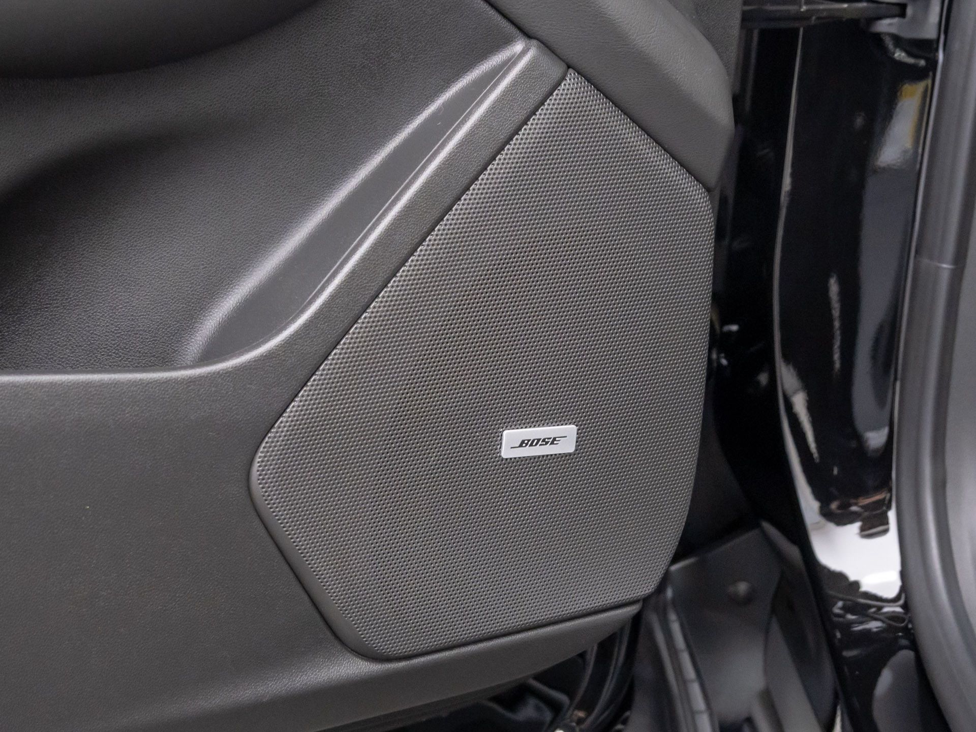 Vehicle image 18 of 41