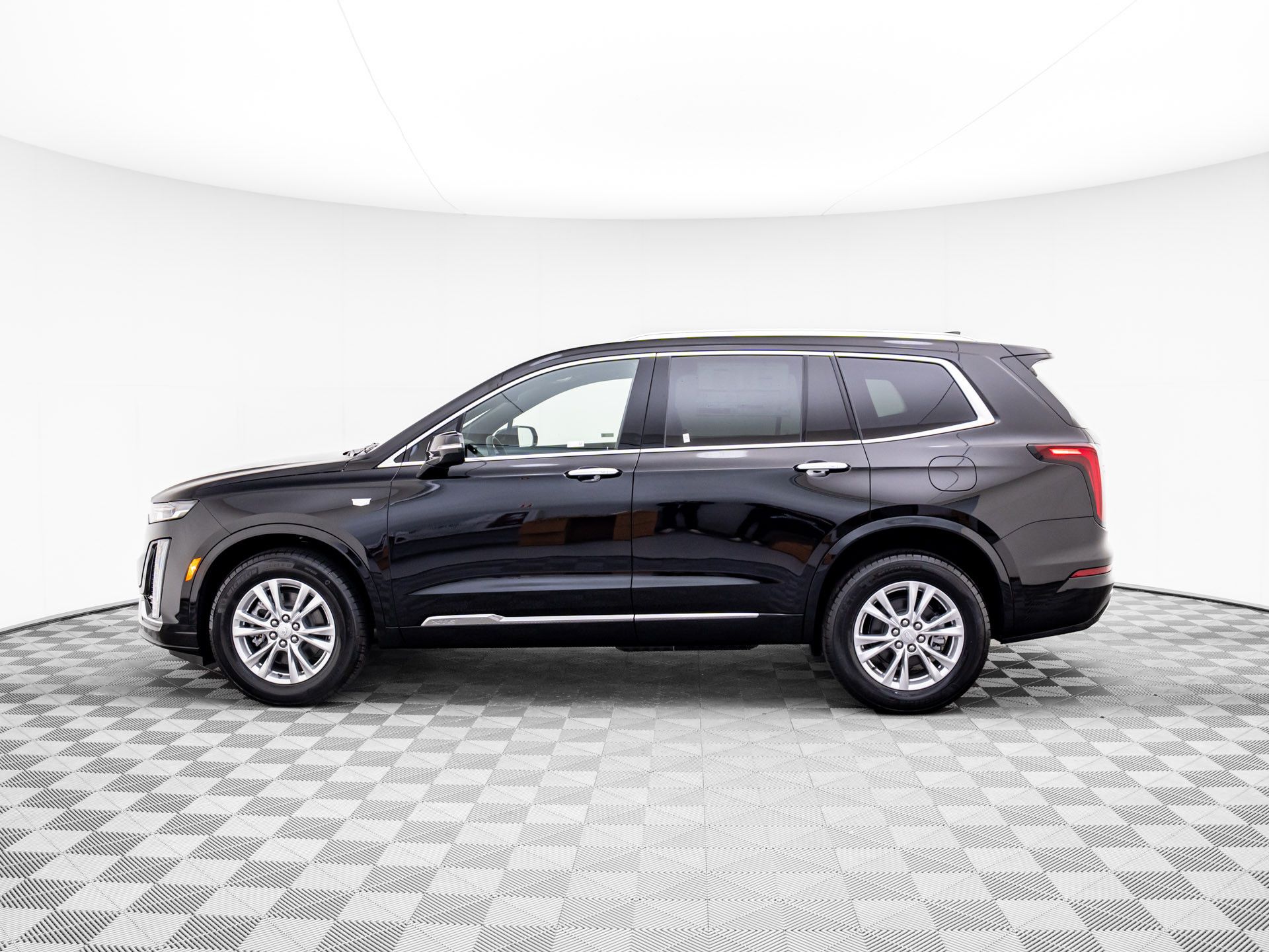 Vehicle image 10 of 41