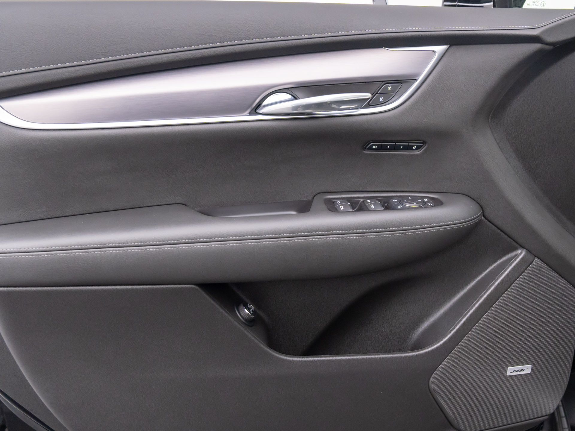 Vehicle image 17 of 41