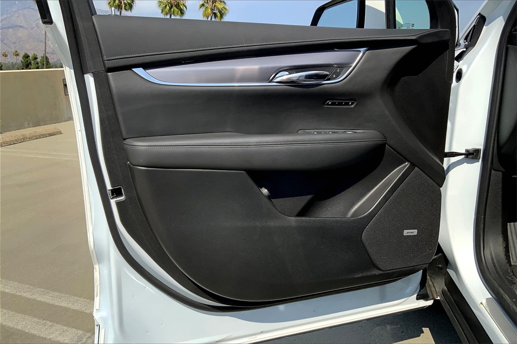 Vehicle image 23 of 38