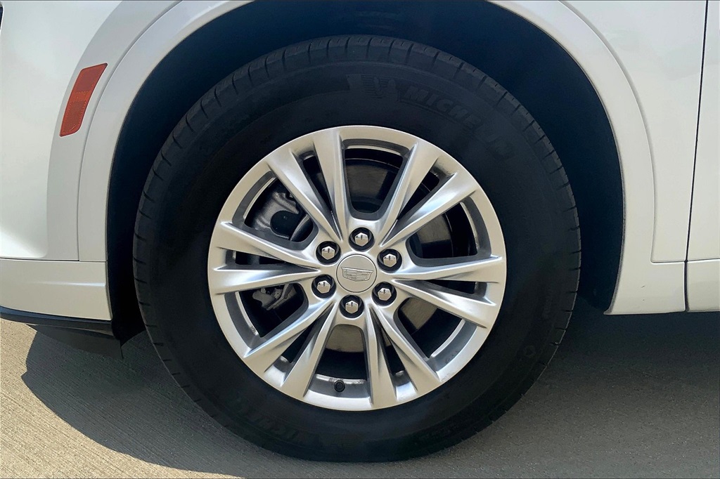 Vehicle image 8 of 38