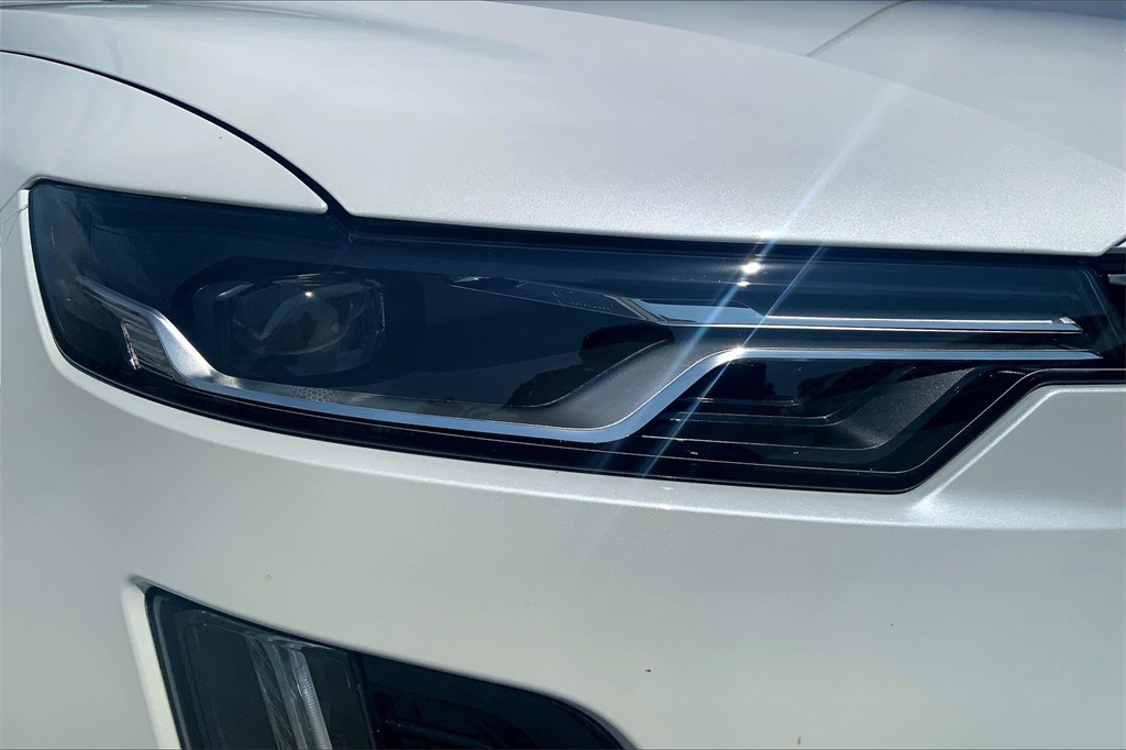 Vehicle image 25 of 38