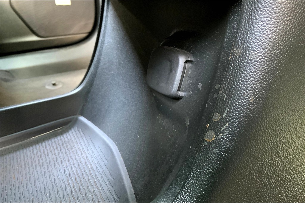 Vehicle image 35 of 38