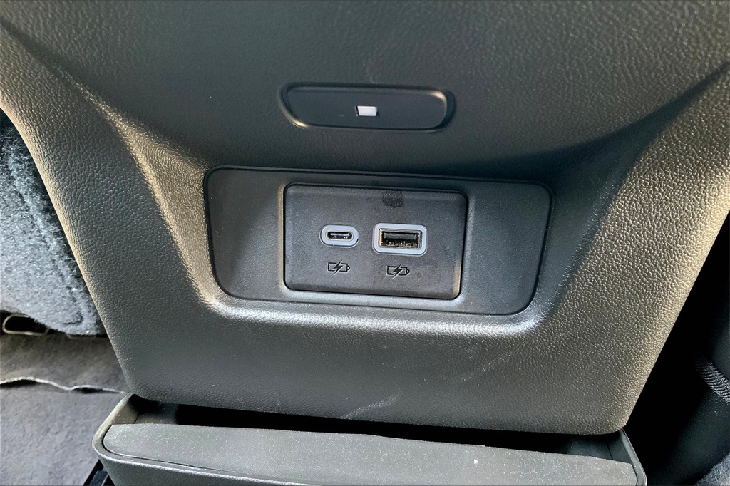 Vehicle image 29 of 38
