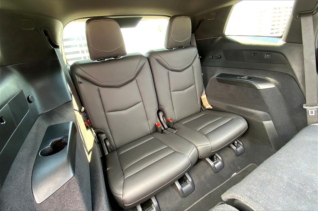 Vehicle image 13 of 38