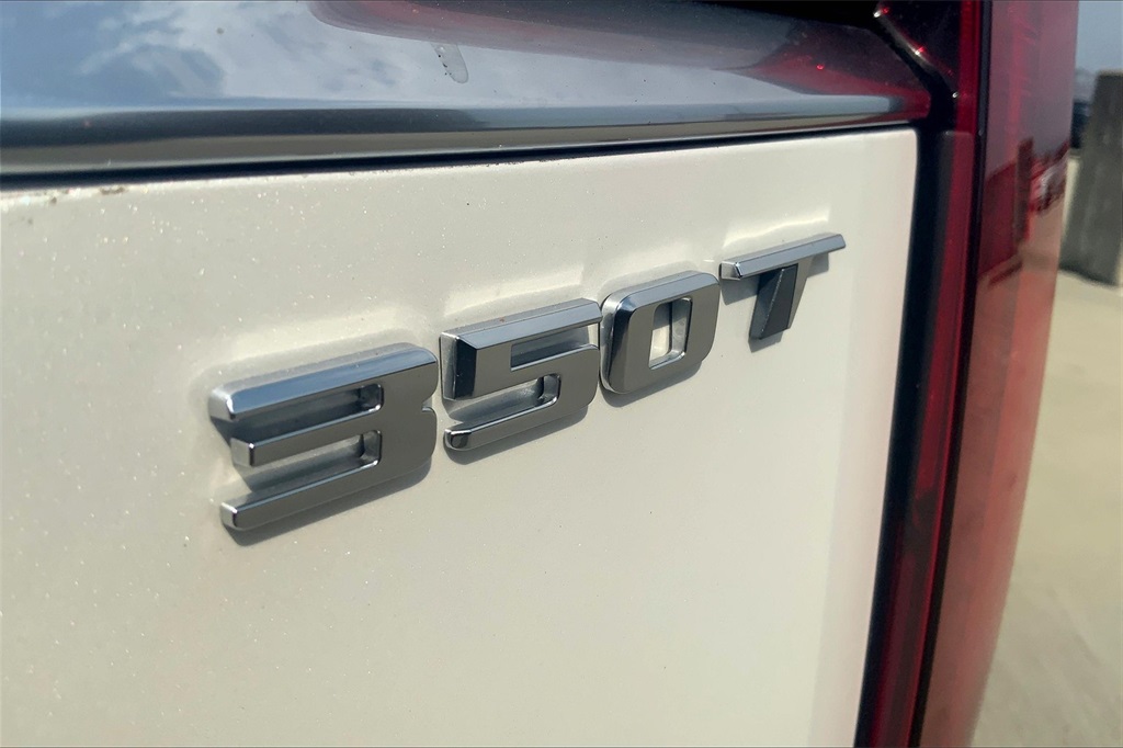 Vehicle image 36 of 38