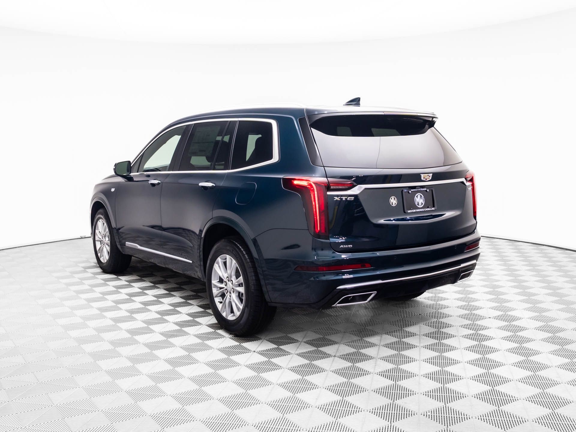 Vehicle image 10 of 40